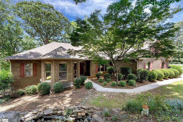 124 Lake Point Drive Taylors, SC House Active - Photo 1 of 46. Opens carousel modal