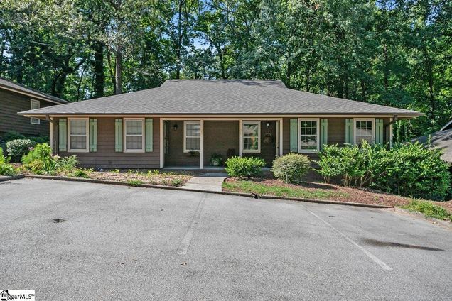 31 Oakwood Drive