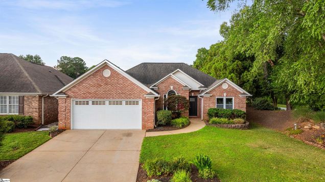 102 Hidden Ridge Drive