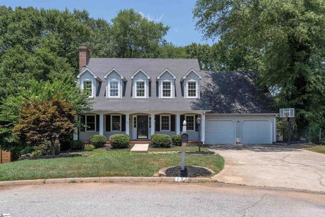 12 Dustinbrook Court Mauldin, SC House Active - Photo 1 of 37. Opens carousel modal