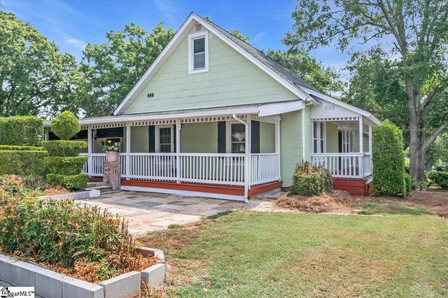101 Iselin Street Simpsonville, SC House Active - Photo 1 of 40. Opens carousel modal