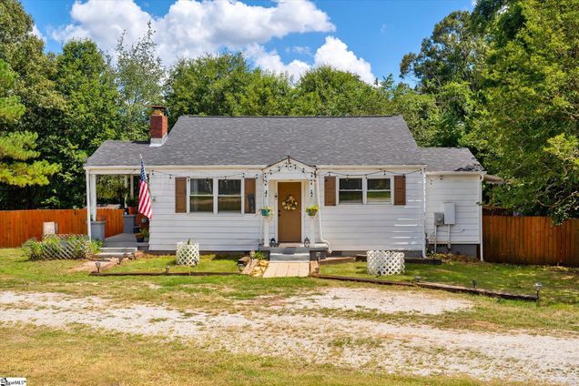 14 Emily Lane Piedmont, SC House Active - Photo 1 of 26. Opens carousel modal