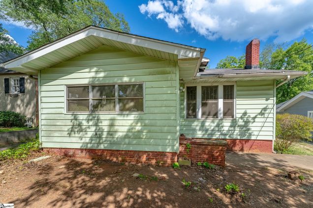 215 Grove Road Greenville, SC House Active - Photo 1 of 11. Opens carousel modal