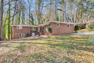 2897 White Oak Dr