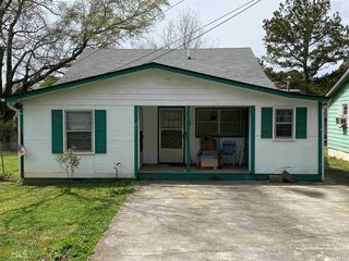 611 Maple St
