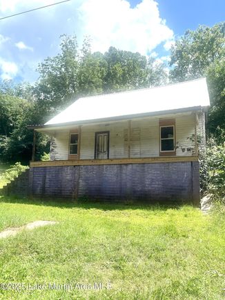 737 Franklin St