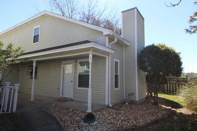 606 Emerald Lane Fort Walton Beach, FL Townhouse Sold - Photo 1 of 26. Opens carousel modal