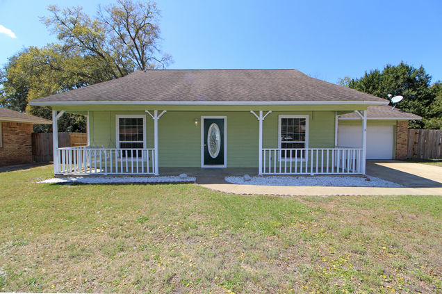 904 Cloverdale Court Fort Walton Beach, FL House Sold - Photo 1 of 22. Opens carousel modal