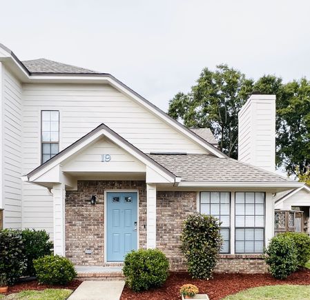 1100 Crosswinds Landing