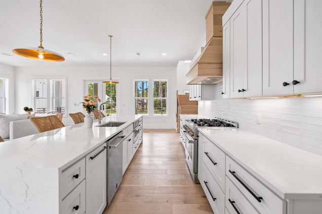 109 W Nursery Road