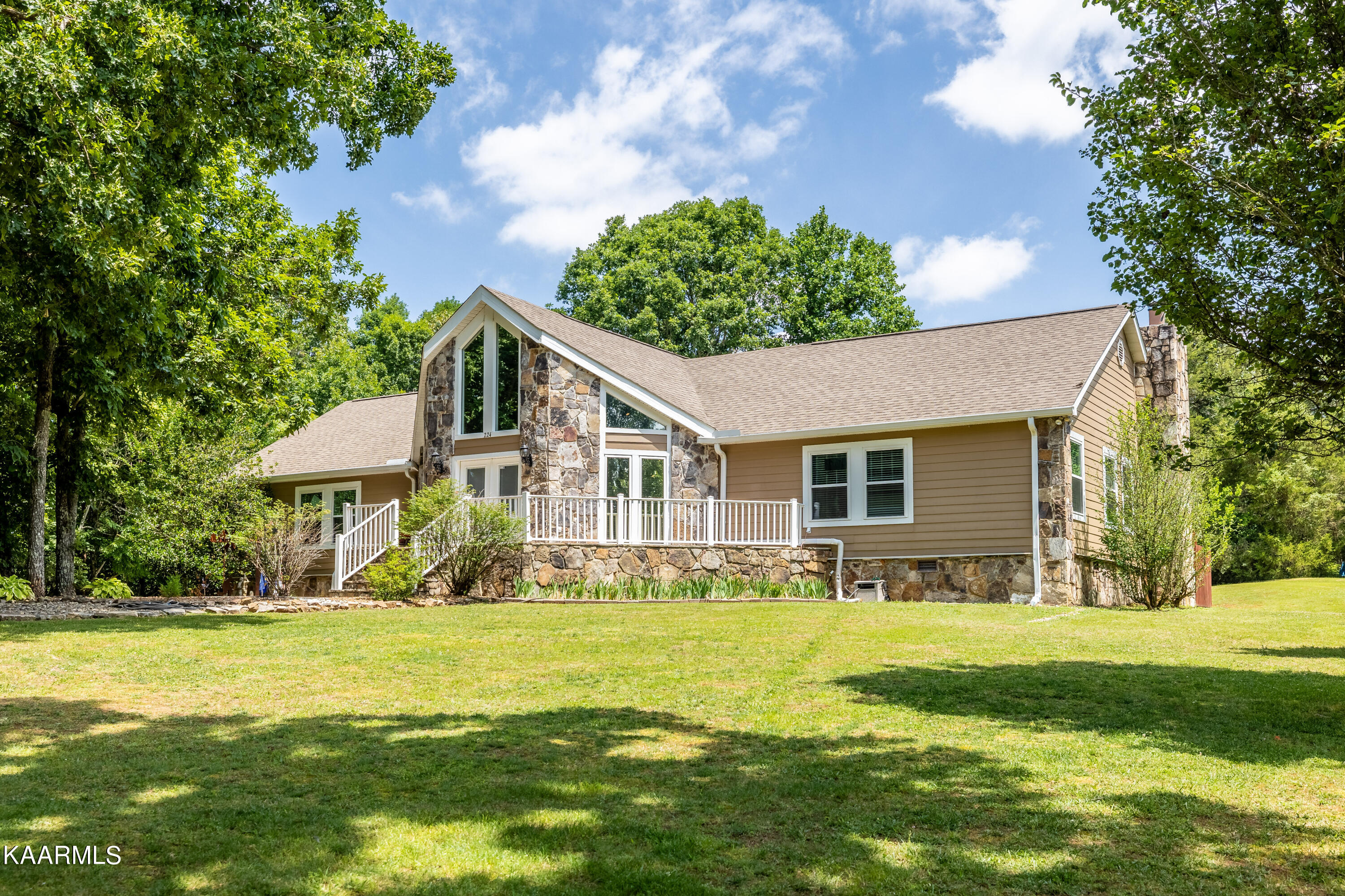 224 Indian Shadows Dr