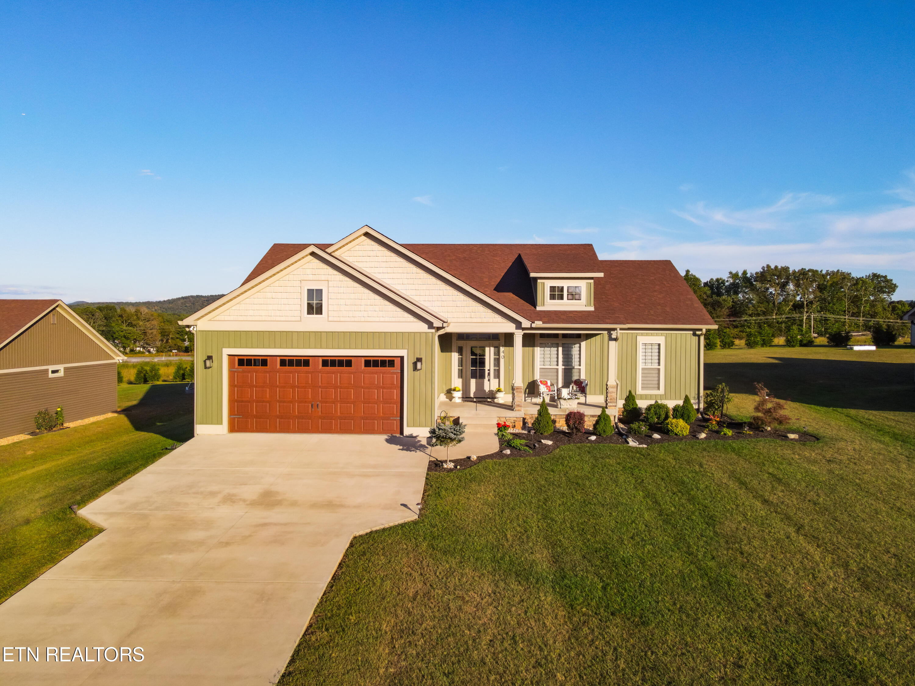 140 Crooked Creek Dr Dr  