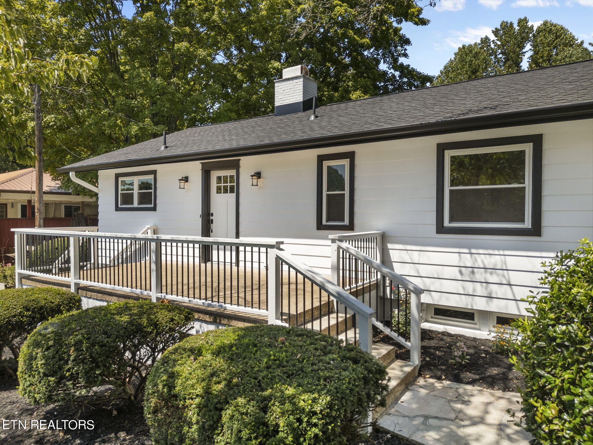 214 Outer Dr, Oak Ridge, TN 37830 Estately 🧡 MLS 1276280