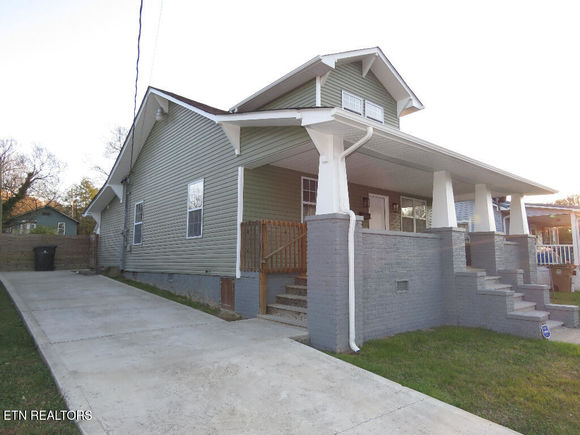 3732 Catalpa Ave