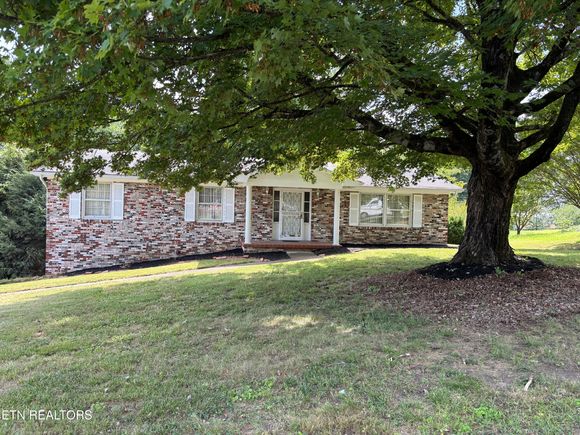 2015 Mountair Drive Knoxville, TN House Active - Photo 1 of 32. Opens carousel modal