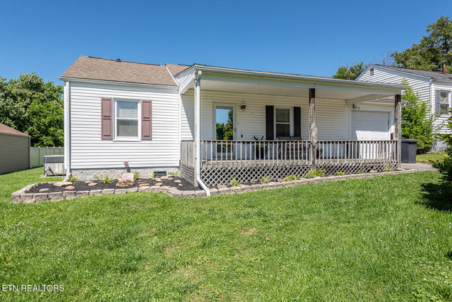 2715 Blount Ave
