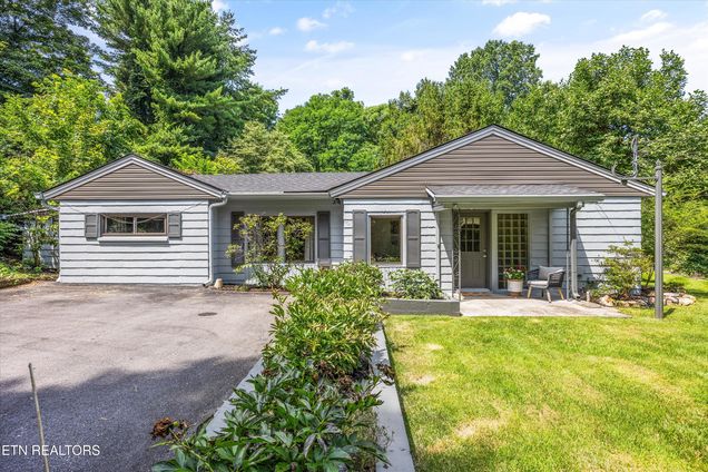 401 Busbee Rd Knoxville, TN House Pending - Photo 1 of 40. Opens carousel modal
