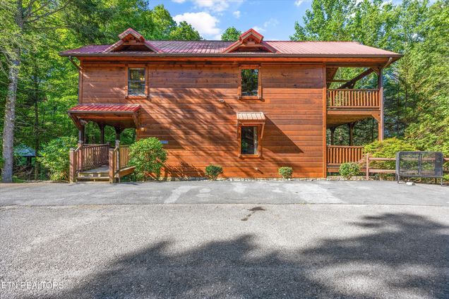 1827 Elk Springs Way
