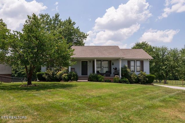5414 Doubleview Circle Baxter, TN House Active - Photo 1 of 22. Opens carousel modal