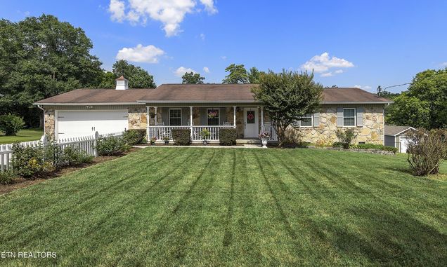 1208 Southbreeze Circle
