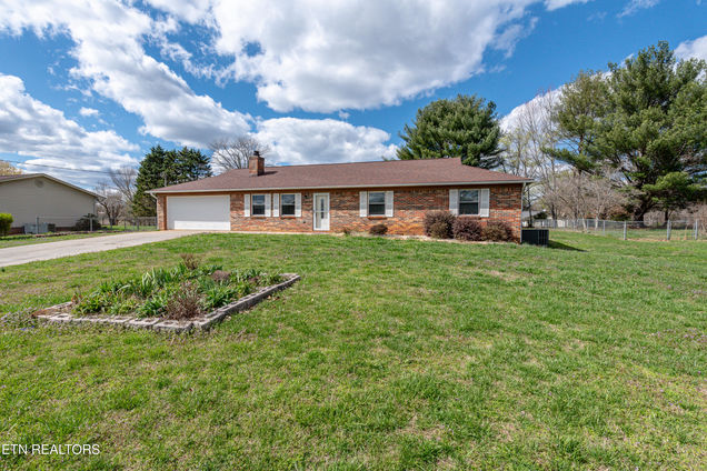 2021 Independence Drive Maryville, TN House Active - Photo 1 of 12. Opens carousel modal