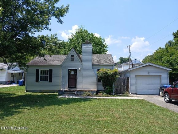 955 Poplar St Alcoa, TN House Active - Photo 1 of 20. Opens carousel modal