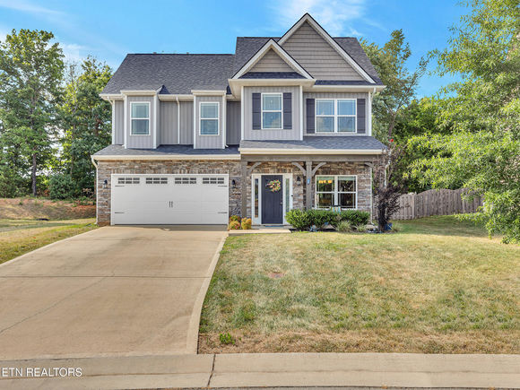 1139 Aspen Glen Drive Alcoa, TN House Active - Photo 1 of 31. Opens carousel modal