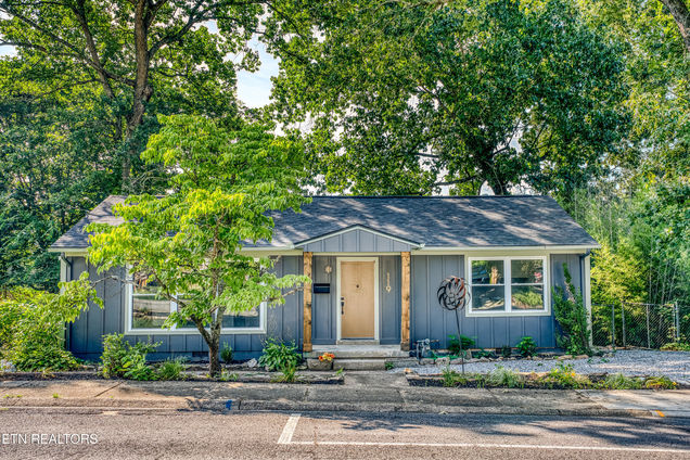 119 W Arrowwood Rd