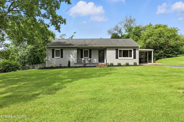 5409 Wassman Rd Knoxville, TN House Active - Photo 1 of 23. Opens carousel modal