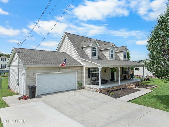452 Clover Circle Jacksboro, TN House Active - Photo 1 of 34. Opens carousel modal