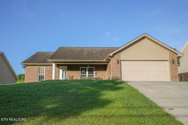3105 Arthur Walker Rd Maryville, TN House Active - Photo 1 of 25. Opens carousel modal
