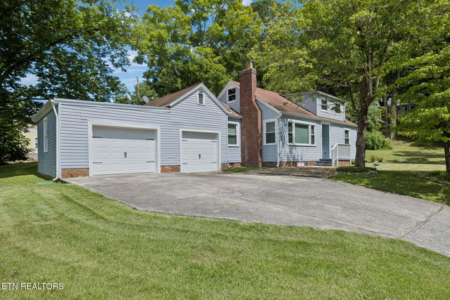 116 Holston Court Knoxville, TN House Active - Photo 1 of 43. Opens carousel modal