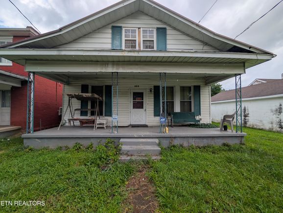 510 Chester Ave Middlesboro, KY House Active - Photo 1 of 5. Opens carousel modal