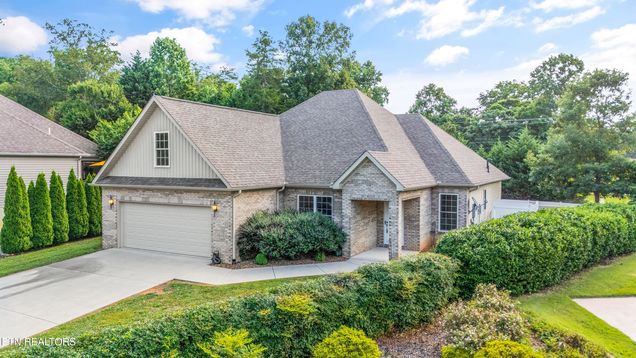114 Daleyuhski Trace Loudon, TN House Active - Photo 1 of 17. Opens carousel modal
