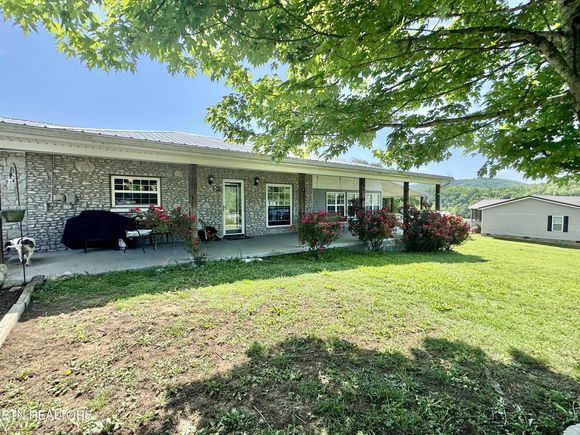 150 Lakeview Circle Sharps Chapel, TN House Active - Photo 1 of 38. Opens carousel modal