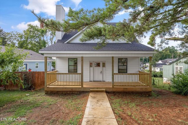 808 Belleaire Ave Knoxville, TN House Active - Photo 1 of 31. Opens carousel modal