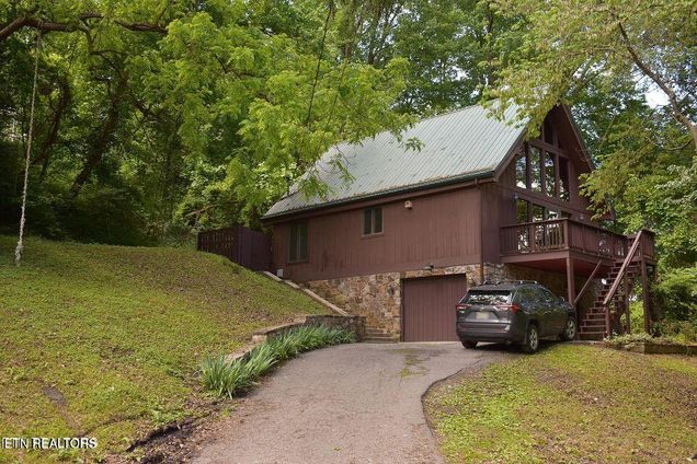 515 Englewood Rd Middlesboro, KY House Active - Photo 1 of 20. Opens carousel modal
