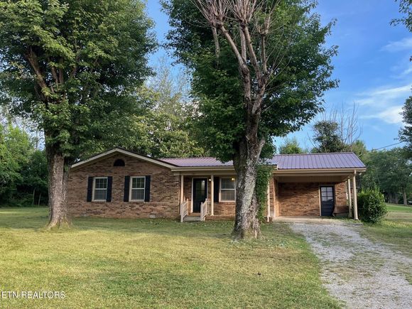 389 4th Ave