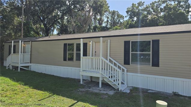 8 Crawford Drive Lake Placid, FL House Active - Photo 1 of 38. Opens carousel modal