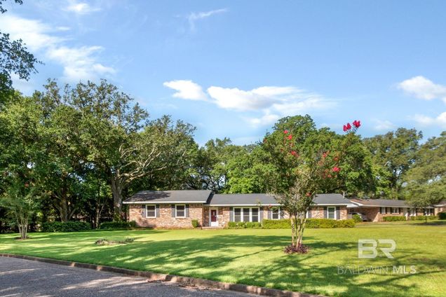 1556 Hillandale Drive