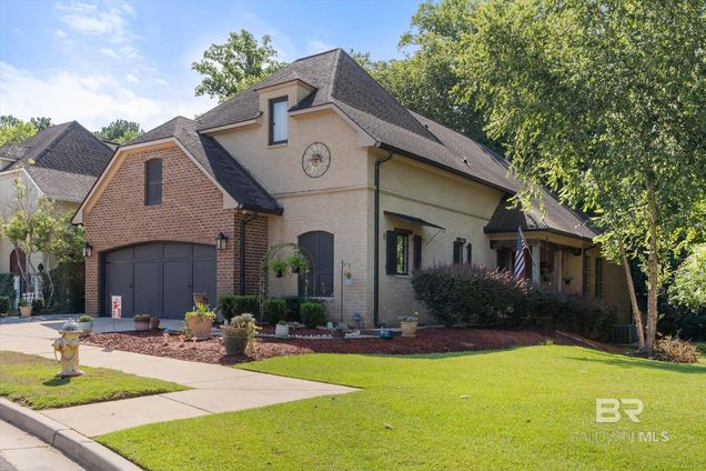 3400 Rue Royal Mobile, AL House Active - Photo 1 of 33. Opens carousel modal
