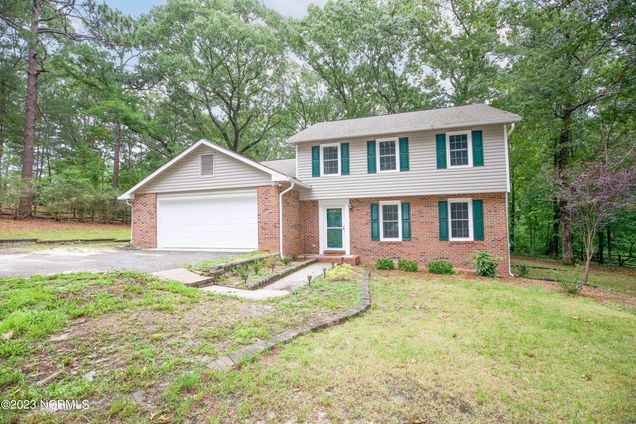 110 Stornoway Drive Southern Pines, NC House Sold - Photo 1 of 43. Opens carousel modal