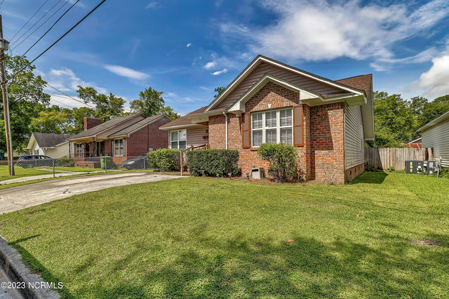 19 Evans Street Wilmington, NC House Sold - Photo 1 of 33. Opens carousel modal
