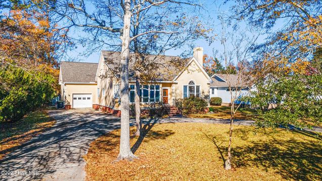 1107 Neuse Drive Oriental, NC House Sold - Photo 1 of 38. Opens carousel modal