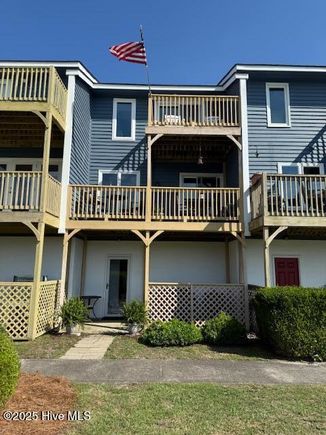 12 Eastern Shore Townhouses