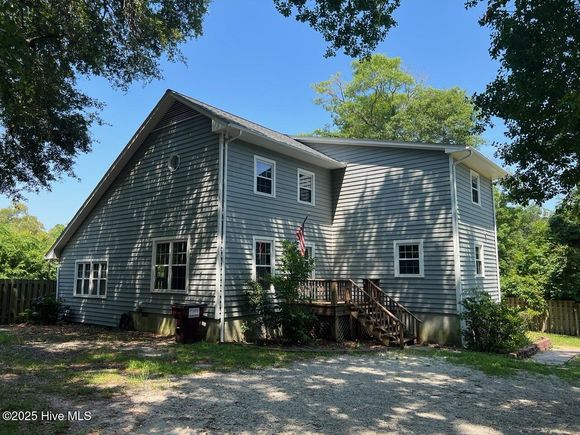 205 Harveys Lane Hampstead, NC House Active - Photo 1 of 25. Opens carousel modal