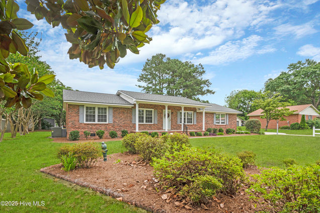 2704 Forrest Drive
