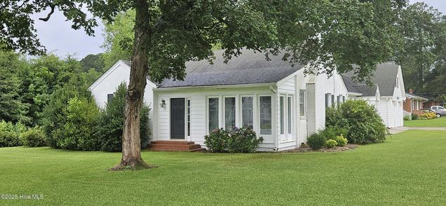 907 Raleigh Road