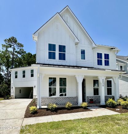 4034 Watersail Drive Unit 122 Wilmington, NC House Active - Photo 1 of 21. Opens carousel modal