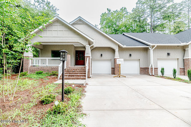 121 Lamplighter Village Drive